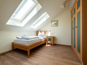 2 عدّة غرف نوم وواي فاي مجانًا وملاءات أسرّة