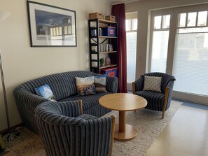 TV, DVD player, table tennis, stereo