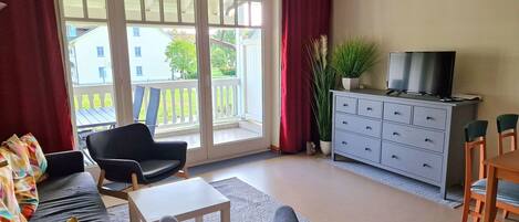 Fernseher, Tischtennisplatte