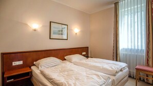 1 bedroom, WiFi (free), bed sheets