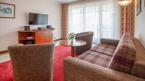 TV, table tennis, stereo