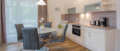 Køleskab, ovn, kogeplade, opvaskemaskine