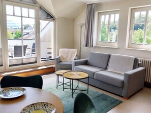 TV, DVD player, table tennis, stereo - Comfort apartment with 1 bedroom and balcony on the top floor (Ostseebad Binz)