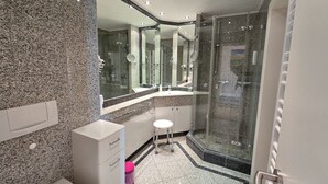 Unclassified image, 4 of 5, button - Comfort plus apartment with 1 bedroom and balcony on the upper floor (Ostseebad Binz)