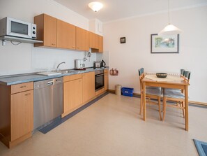 Kühlschrank, Ofen, Herdplatte, Geschirrspüler