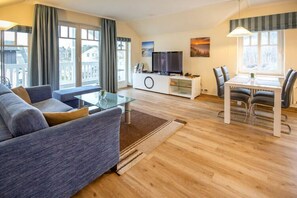 TV, DVD-spiller og bordtennis