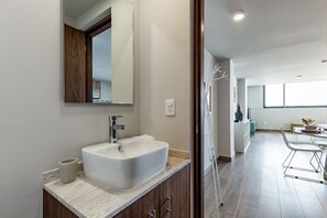 Traditional Apartment | Premium bedding, down comforters, free WiFi, bed sheets - Casai Roma Luis Cabrera (Mexico City)