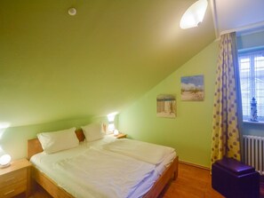 1 bedroom, free WiFi, bed sheets - Comfort plus apartment with 1 bedroom and balcony on the top floor (Ostseebad Binz)