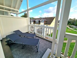 Terrace/patio - Comfort plus apartment with 2 bedrooms and balcony on the top floor (Ostseebad Binz)