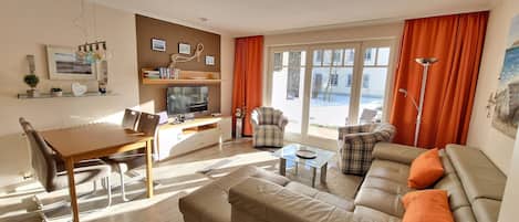 TV, tavolo da ping pong, impianto stereo