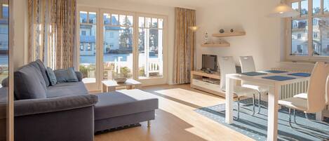 تلفزيون، مشغل دي في دي، تنس طاولة، ستيريو