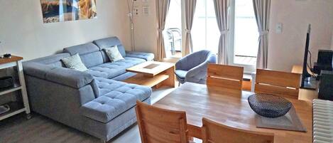 تلفزيون، مشغل دي في دي، تنس طاولة، ستيريو