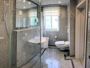 Haartrockner, Handtücher