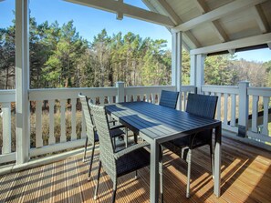 تناول الطعام بالخارج