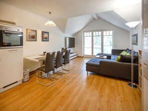 تلفزيون، مشغل دي في دي، تنس طاولة، ستيريو