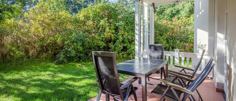 تناول الطعام بالخارج