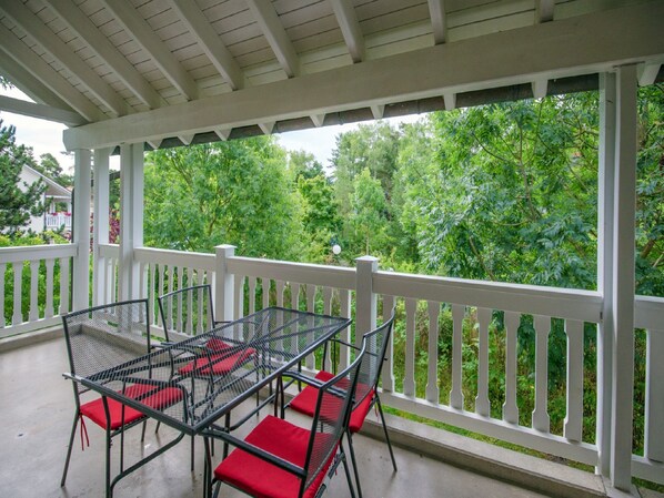 تناول الطعام بالخارج