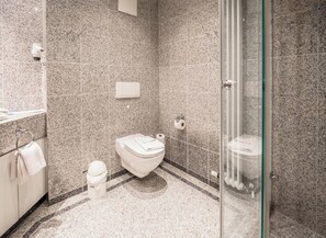 ヘアドライヤー、タオル