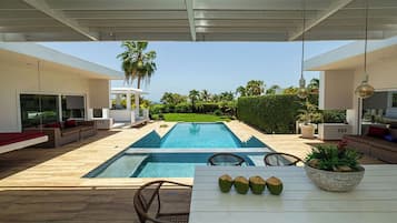 Una piscina techada