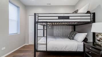 4 bedrooms, iron/ironing board, WiFi, bed sheets