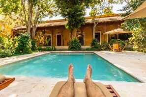 2 outdoor pools, pool umbrellas, pool loungers - Hacienda San Antonio Millet (Tixkokob)