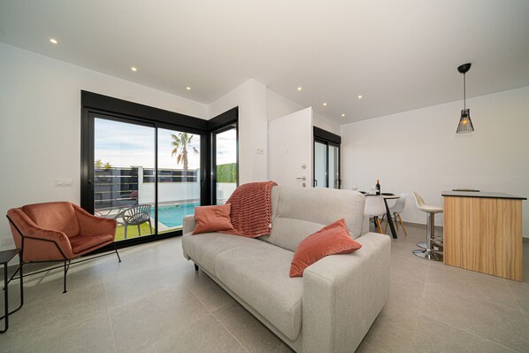 TV - Villa Camilla Roda Golf (Roda)