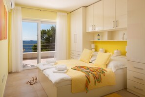 3 bedrooms, iron/ironing board, free WiFi - Beachfront Villa Allegria with Pool (Primošten)