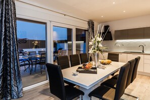 Dining - Villa Escape with Pool (Kaštel Stari)