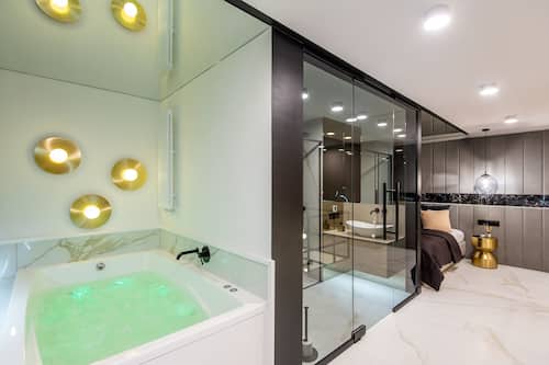 Apartament de disseny, banyera d'hidromassatge | Banyera d'hidromassatge