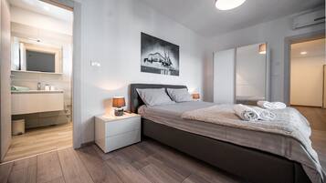 6 bedrooms, iron/ironing board, free WiFi, bed sheets