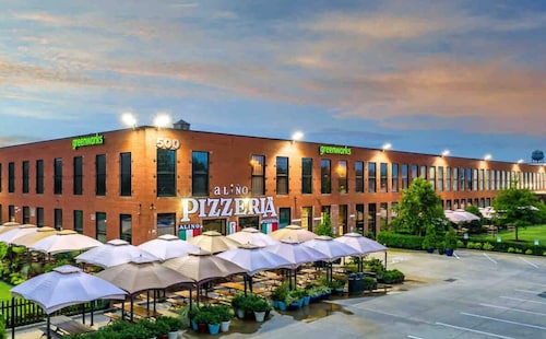 Elegant Mansion on Main Street – Spacious, Stylish & Central