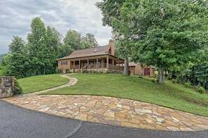Exterior - Bear’s Eye View by Chatuge Home Concierge | Lake & Mountain Views (Hayesville)