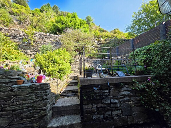 Property grounds - 2 Bed House - Sleeps 3 - Pets - Garden - Parking (Blaenau Ffestiniog)