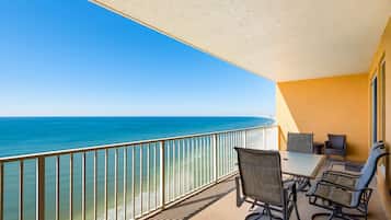 Leilighet, flere senger, adgang til basseng | Overnattingsstedets uteområder