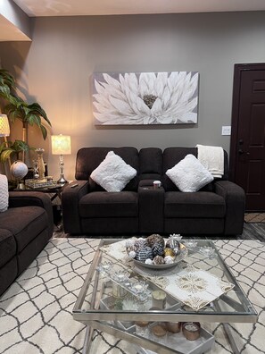 Living area - Luxury 4 Bedroom Apartment in Philadelphia (Philadelphia)