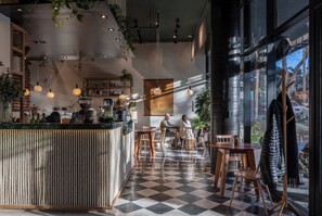 Coffee shop