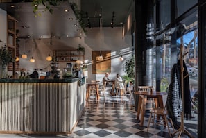 Coffee shop