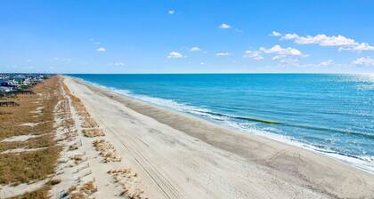 A Pelican's Watch - Oceanfront, 3 Bedroom, 3 Bath, Sleeps 10