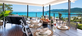 Great Location, Breath taking Views, Private Pool