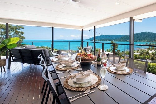 Airlie Beach Oasis Holiday Home | Private Pool & Stunning Water Views