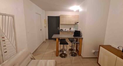 Studio équipé à Papeete, climatisé avec ascenseur