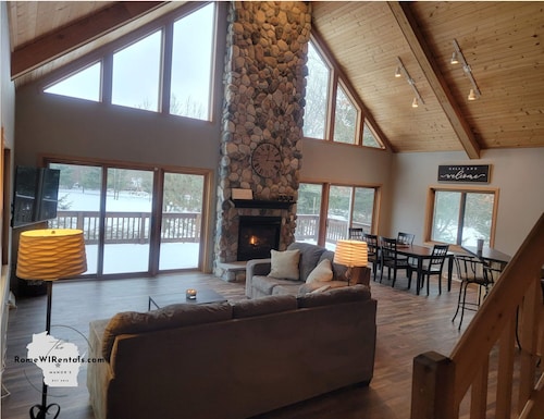 ❤️The Golf Manor, located on the 3rd hole of The Pines. Minutes from Sand Valley