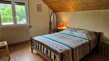 3 Schlafzimmer, Bügeleisen/Bügelbrett, Reisekinderbett, kostenloses WLAN