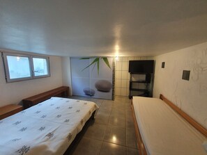 2 Schlafzimmer, Bügeleisen/Bügelbrett, Reisekinderbett, WLAN