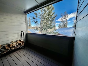 Property grounds - Mammoth 1849 Condo, next to Canyon Lodge (Mammoth Lakes)
