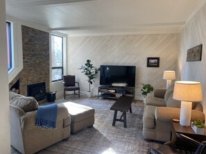 Smart TV, fireplace, table tennis