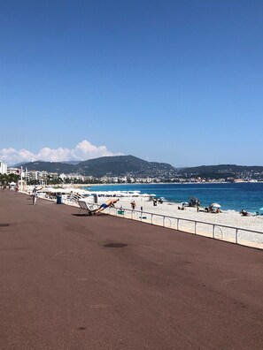 Beach nearby - House in gated community with swimming pool (Saint-Cézaire-sur-Siagne)