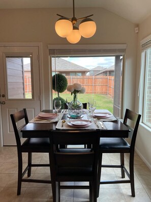 Dining - Fort Worth Paradise (Fort Worth)