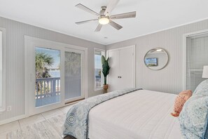 4 Schlafzimmer, Schreibtisch, Bügeleisen/Bügelbrett, Reisekinderbett