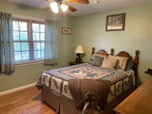 3 bedrooms, iron/ironing board, free WiFi, bed sheets